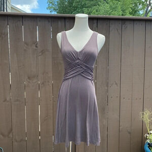 🌸 Soprano jersey swing dress with front ruching in brown size medium